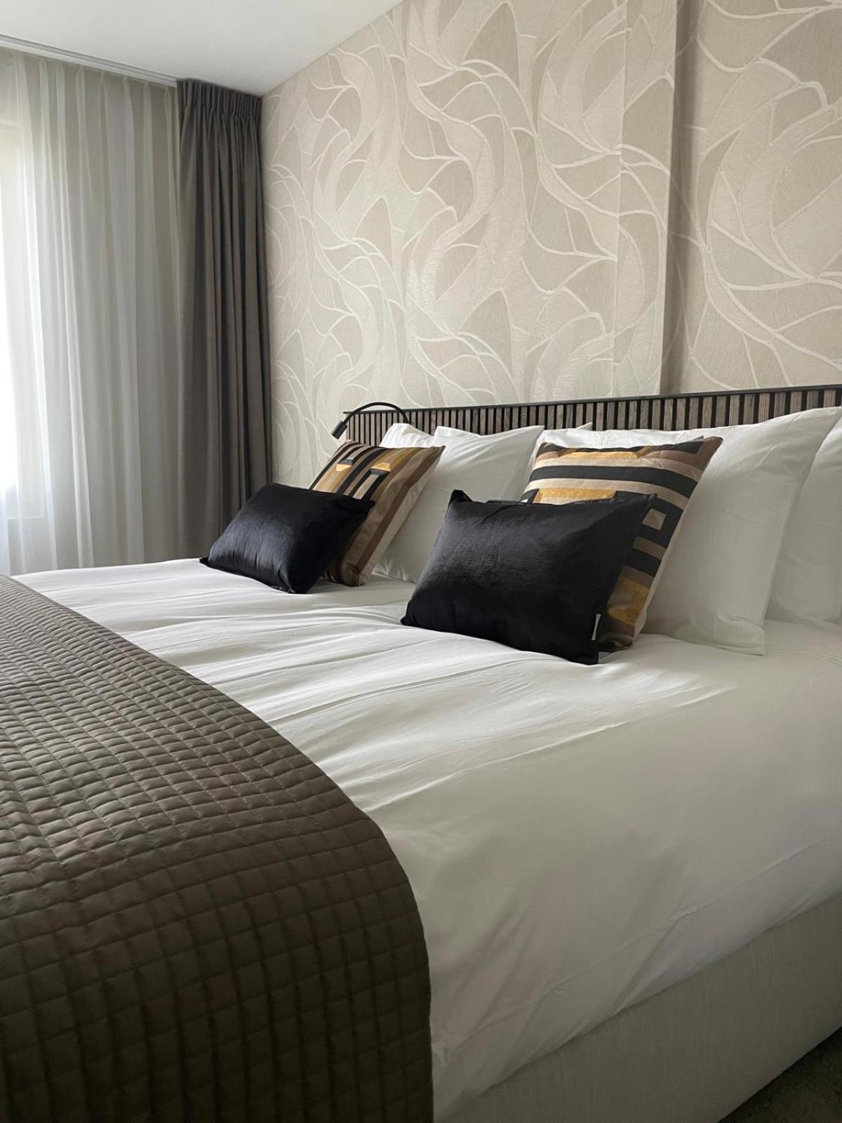 Boutique Hotel Hans - Amsterdam Schiphol Airport バドフーフェドルプ エクステリア 写真